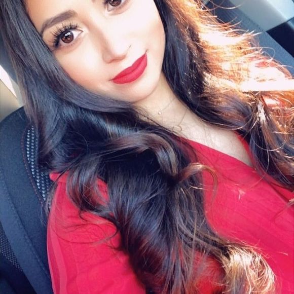 Meet your Posher, Cynthia - Picture 1 of 1